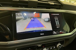 sininen Audi Q3 2023 kuva 18.