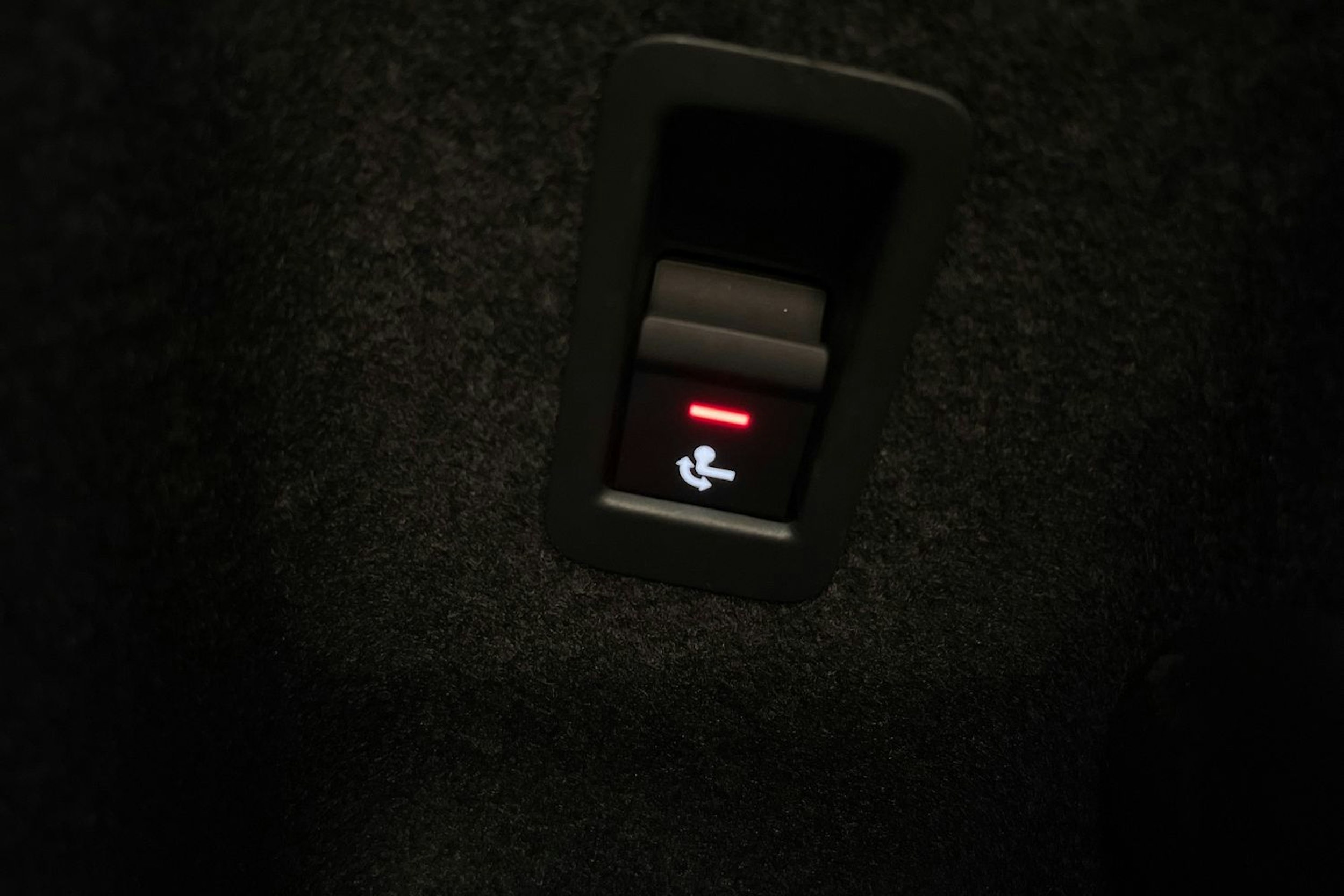 sininen Audi Q3 2023 kuva 24.