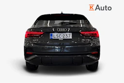 harmaa Audi Q3 2023 kuva 3.