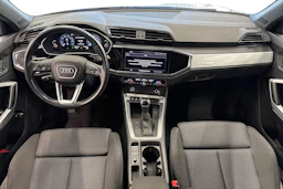 harmaa Audi Q3 2023 kuva 7.