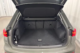 harmaa Audi Q3 2023 kuva 16.