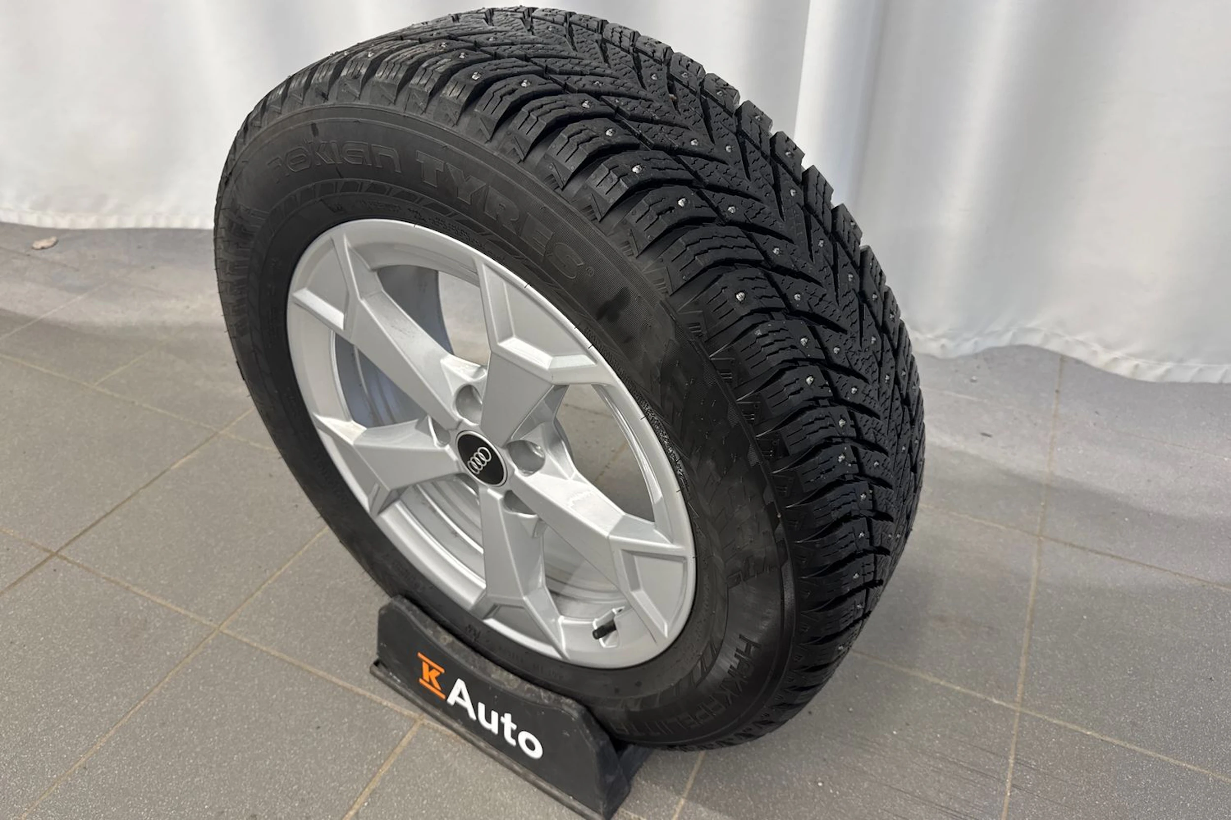 harmaa Audi Q3 2023 kuva 29.