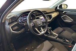 musta Audi Q3 2023 kuva 3.