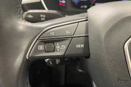 musta Audi Q3 2023 kuva 14.