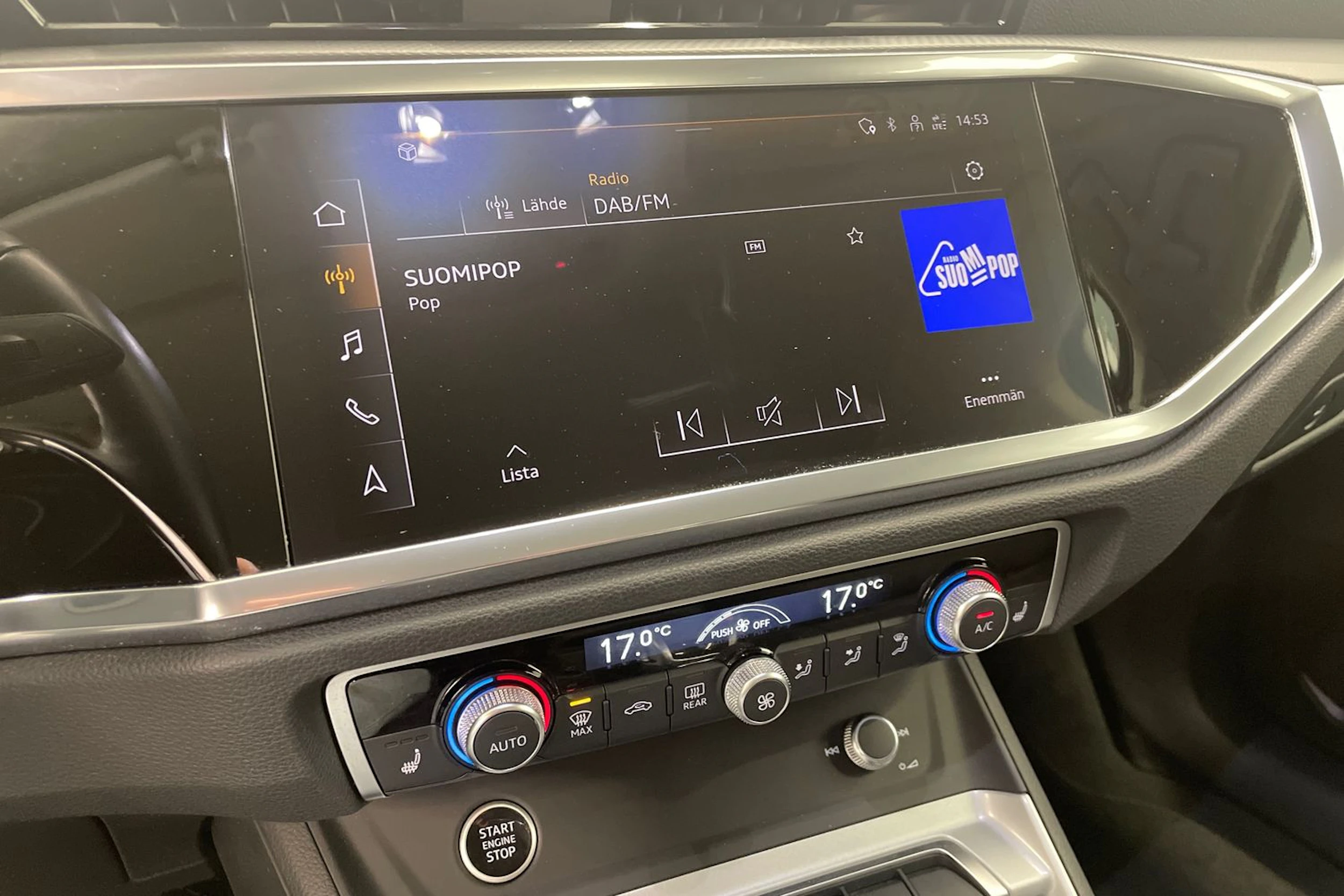 musta Audi Q3 2023 kuva 17.