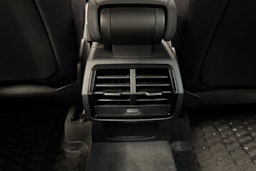 valkoinen Audi Q3 2023 kuva 16.
