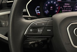 valkoinen Audi Q3 2023 kuva 19.