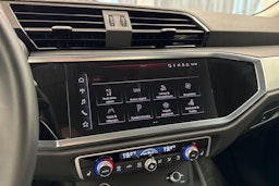 valkoinen Audi Q3 2023 kuva 28.
