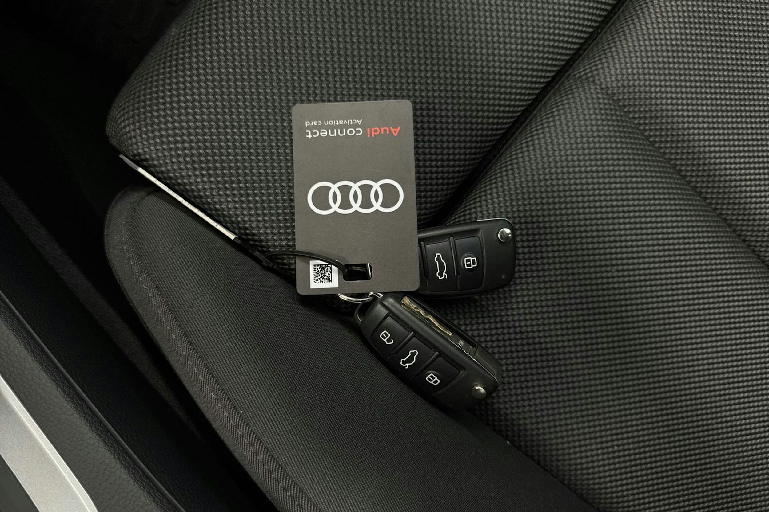 valkoinen Audi Q3 2023 kuva 31.