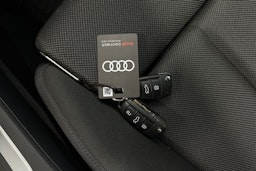 valkoinen Audi Q3 2023 kuva 31.