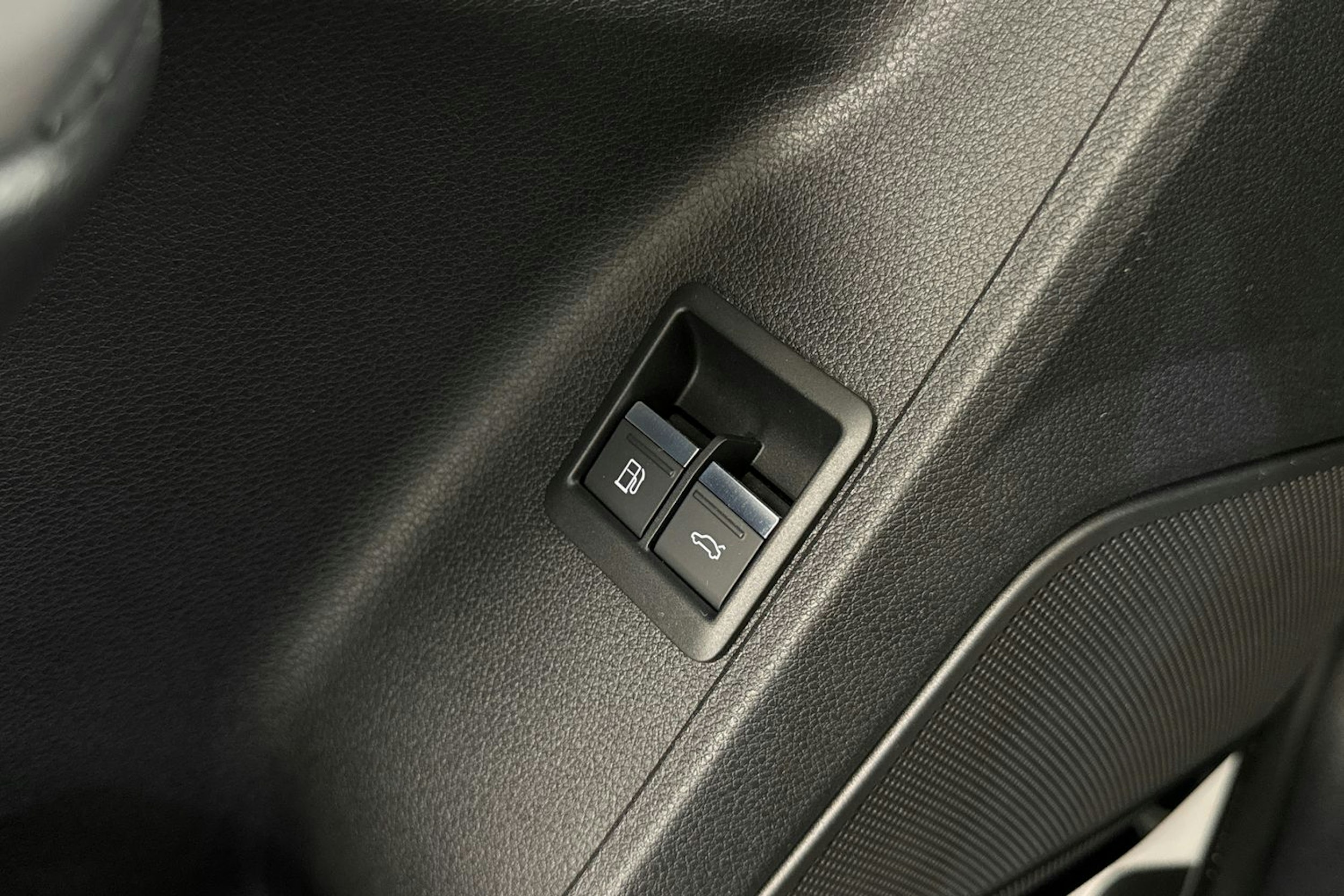 valkoinen Audi Q3 2023 kuva 33.
