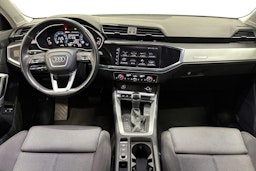 valkoinen Audi Q3 2023 kuva 9.