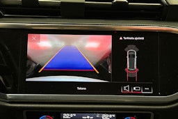 valkoinen Audi Q3 2023 kuva 15.