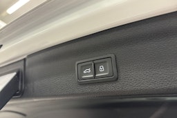 valkoinen Audi Q3 2023 kuva 17.