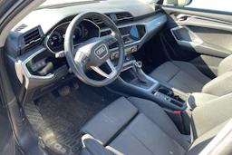 harmaa Audi Q3 2023 kuva 3.