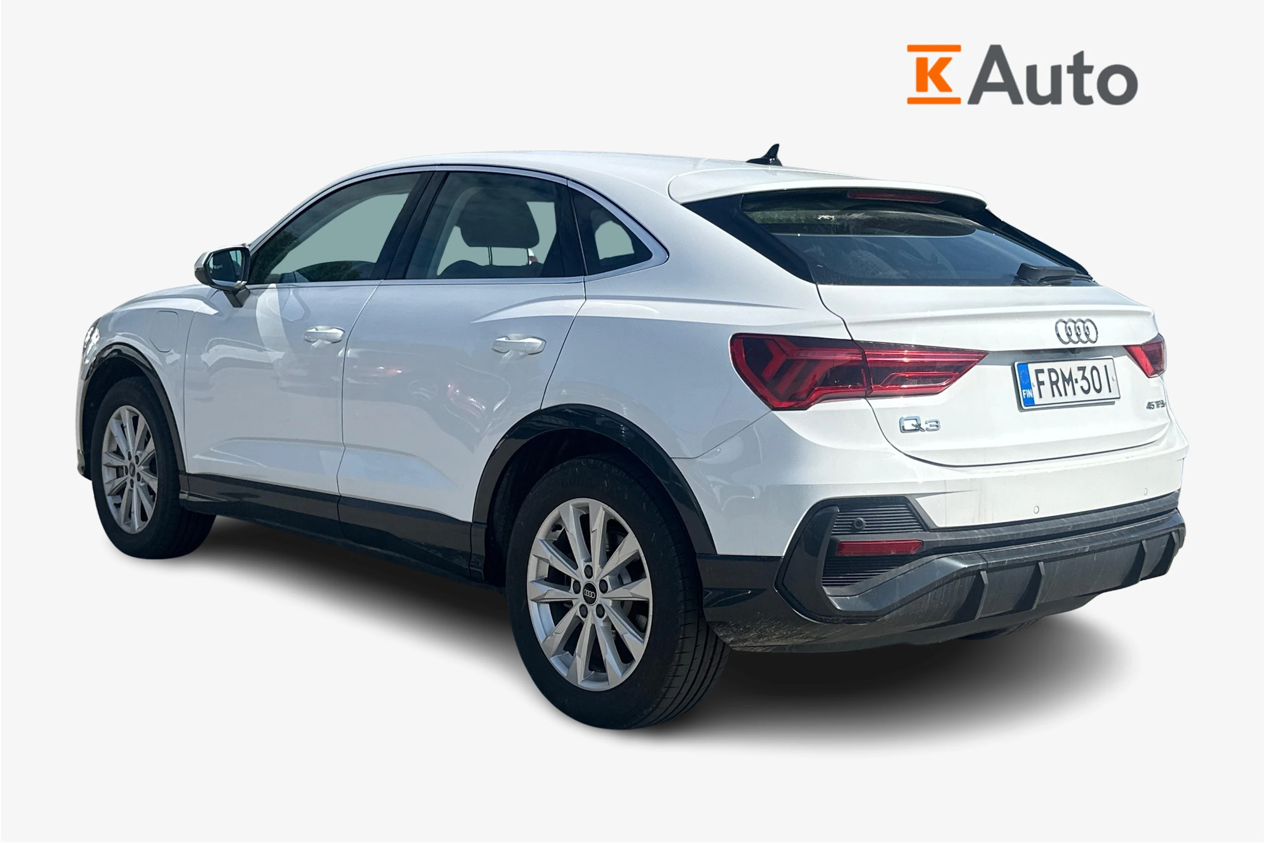 valkoinen Audi Q3 2024 kuva 2.