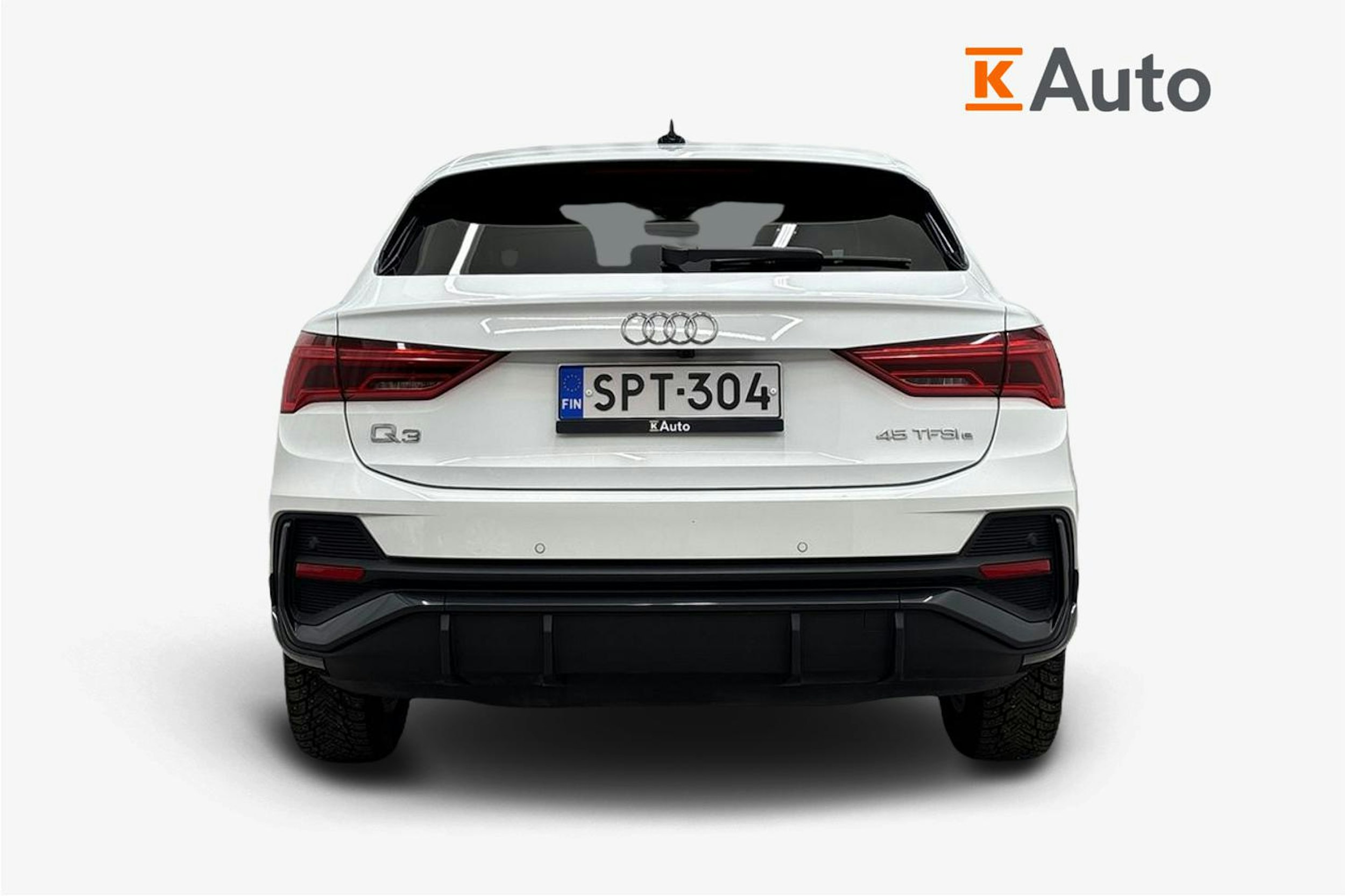 valkoinen Audi Q3 2024 kuva 3.