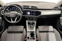 valkoinen Audi Q3 2024 kuva 7.