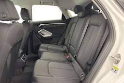 valkoinen Audi Q3 2024 kuva 8.