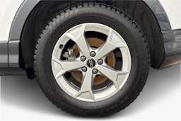 valkoinen Audi Q3 2024 kuva 9.