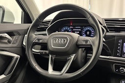 valkoinen Audi Q3 2024 kuva 12.