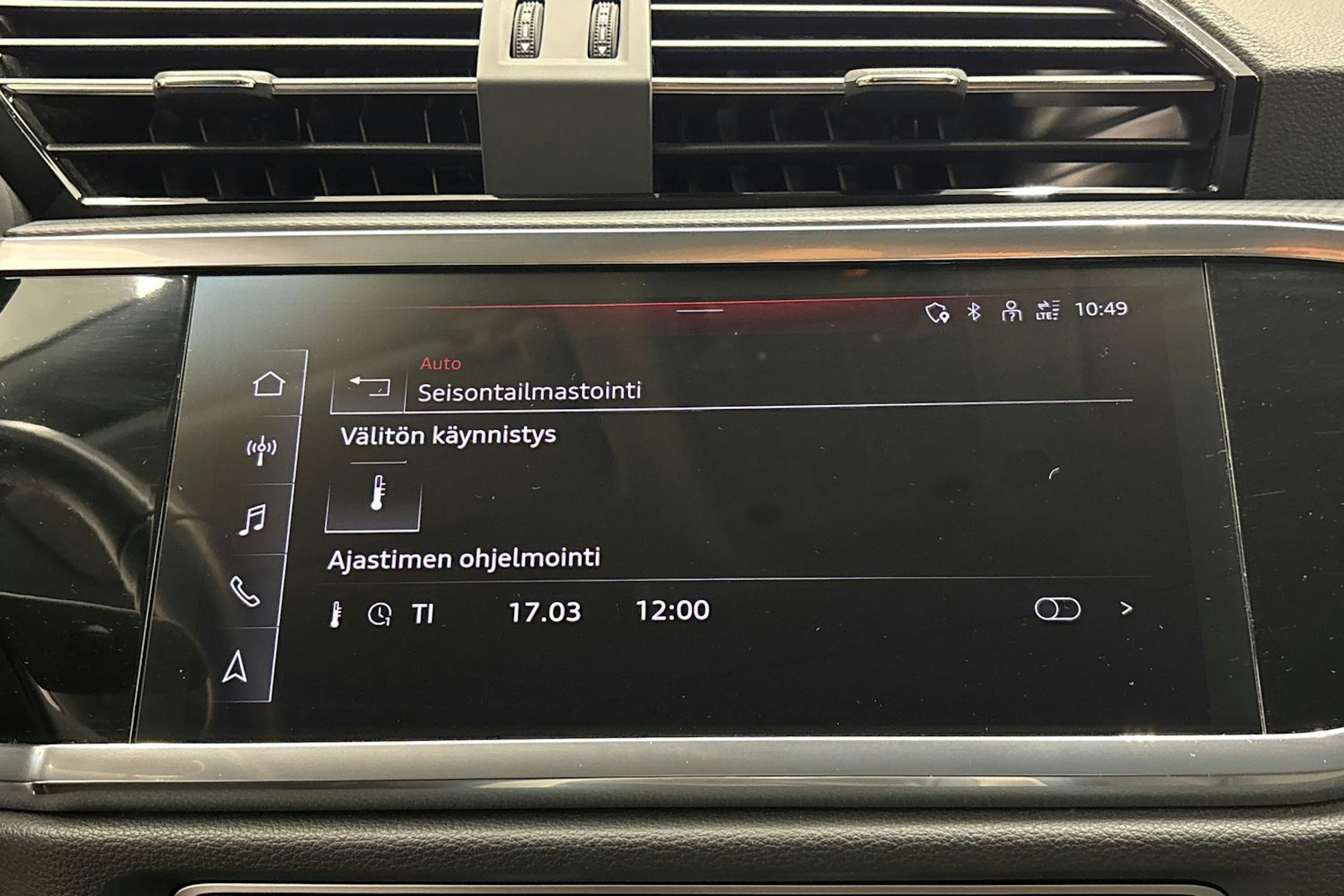 valkoinen Audi Q3 2024 kuva 17.