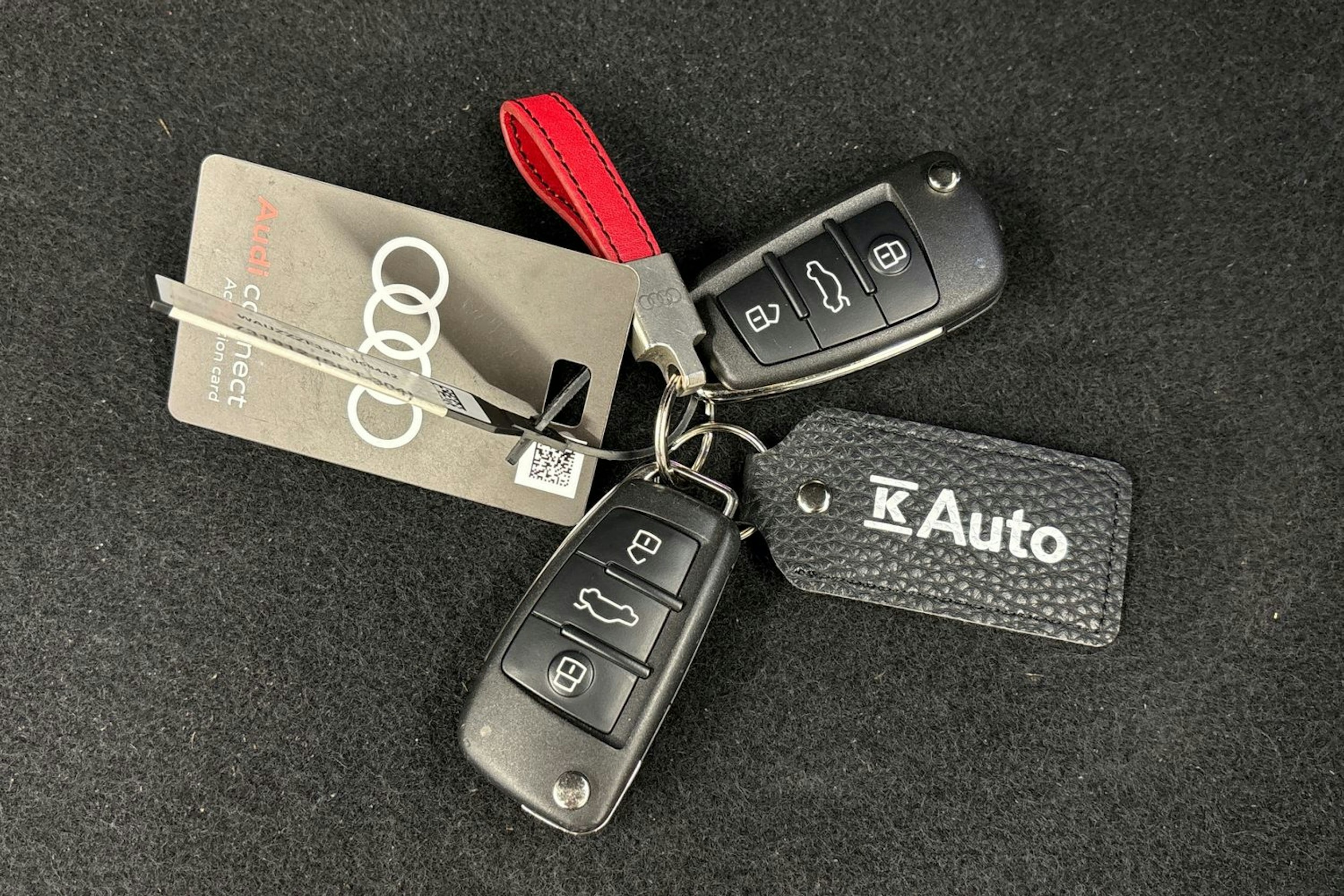 valkoinen Audi Q3 2024 kuva 23.