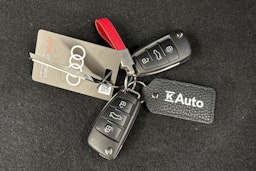 valkoinen Audi Q3 2024 kuva 23.