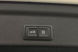 valkoinen Audi Q3 2024 kuva 24.