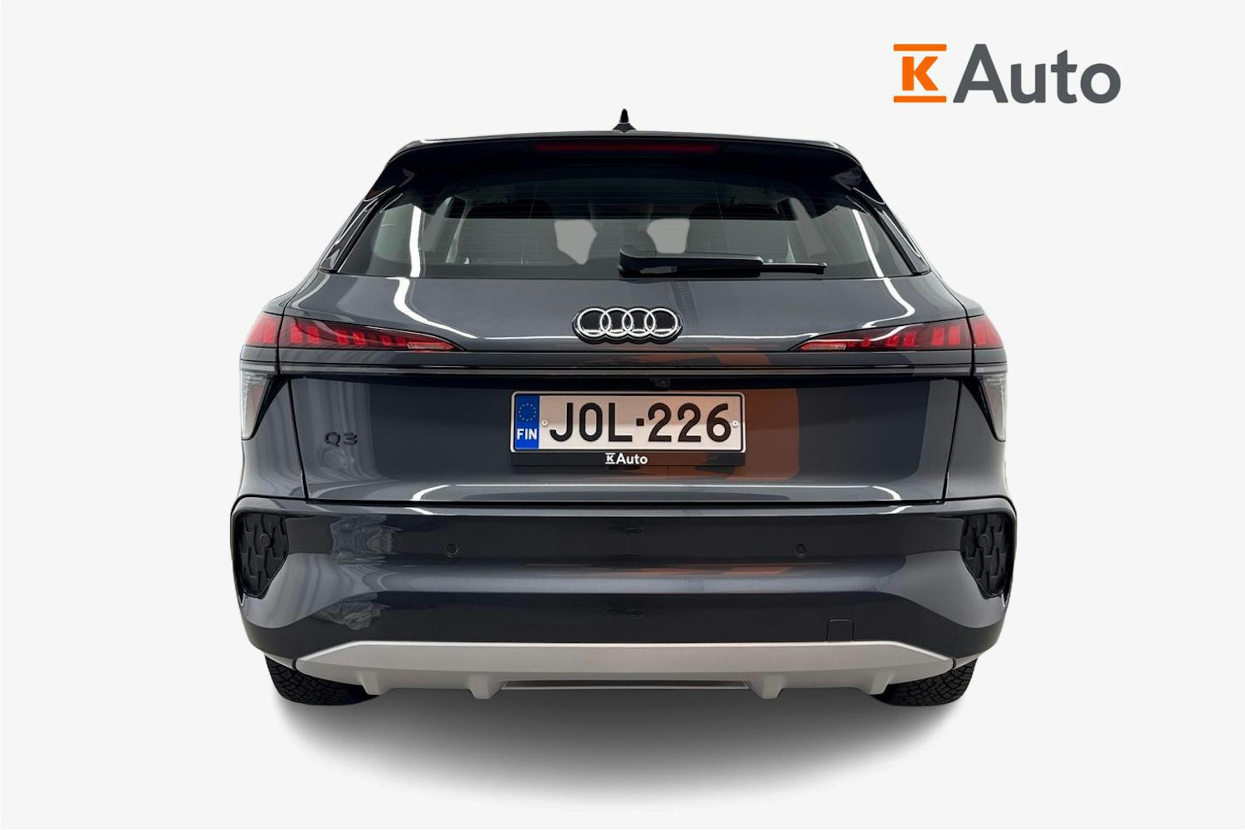 met. harmaa Audi Q3 2025 kuva 3.
