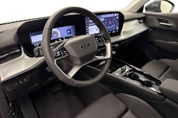 met. harmaa Audi Q3 2025 kuva 6.