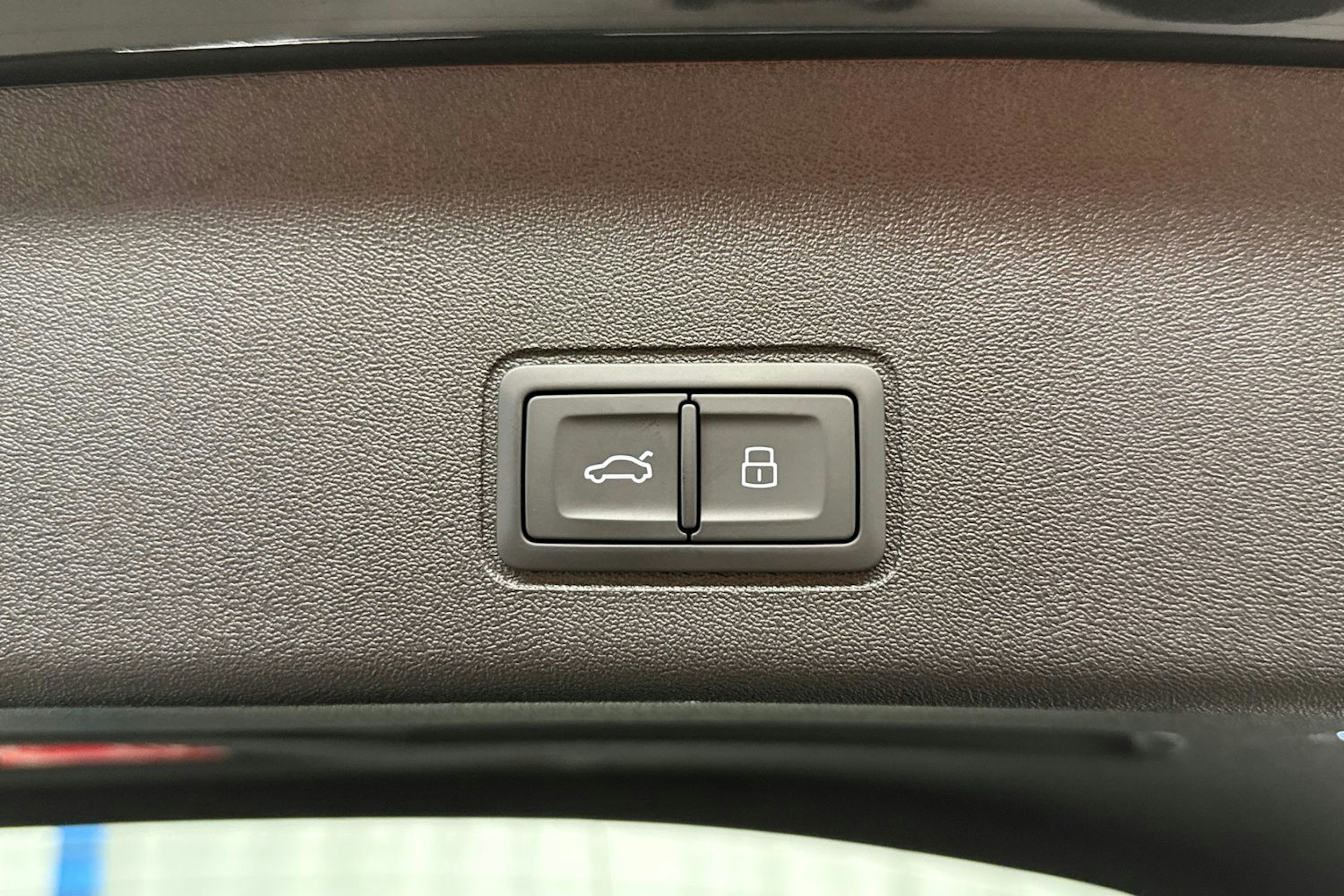 met. harmaa Audi Q3 2025 kuva 11.