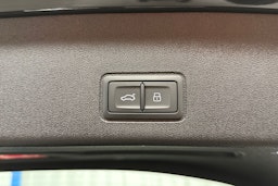 met. harmaa Audi Q3 2025 kuva 11.