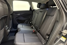 met. harmaa Audi Q3 2025 kuva 12.