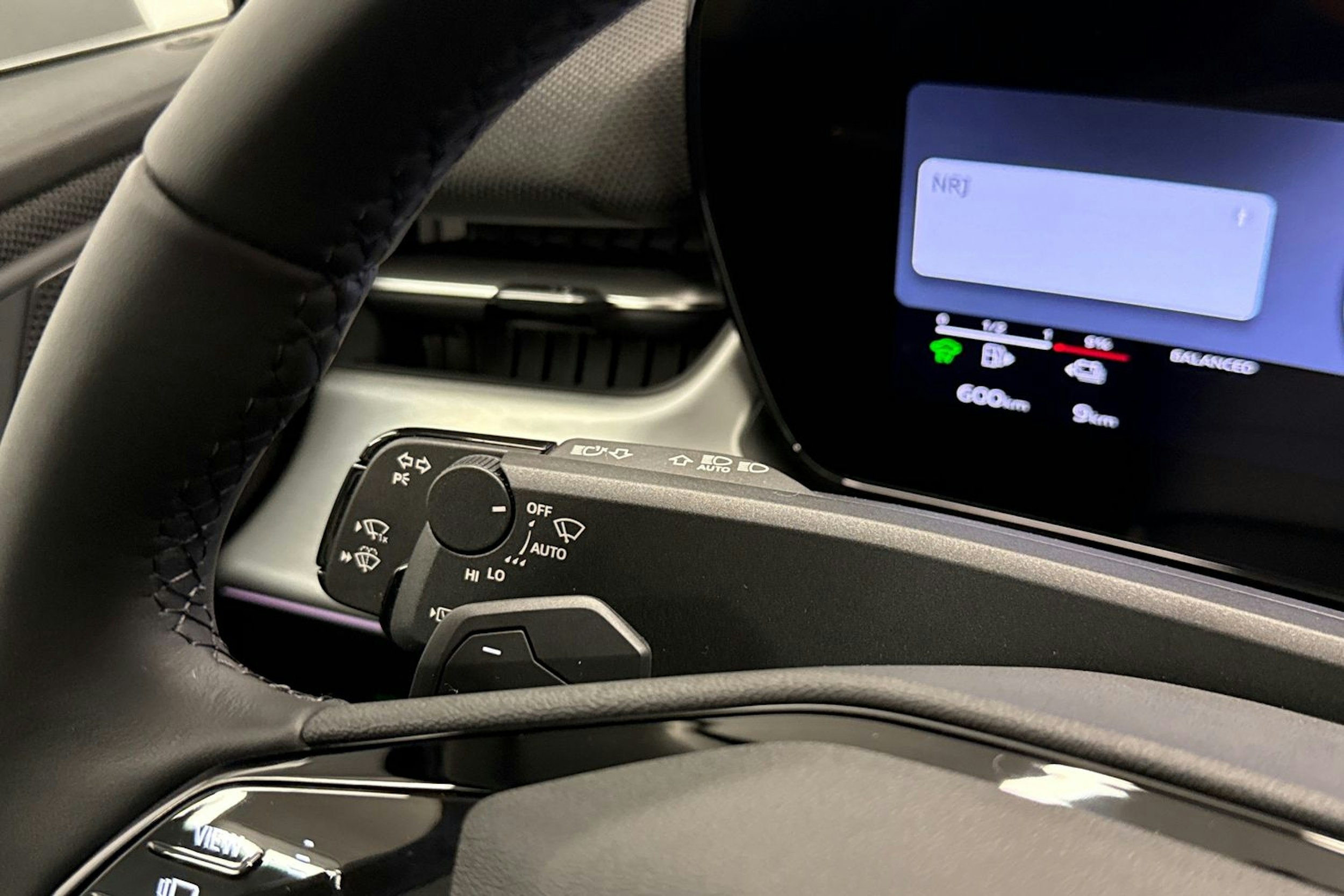 met. harmaa Audi Q3 2025 kuva 15.