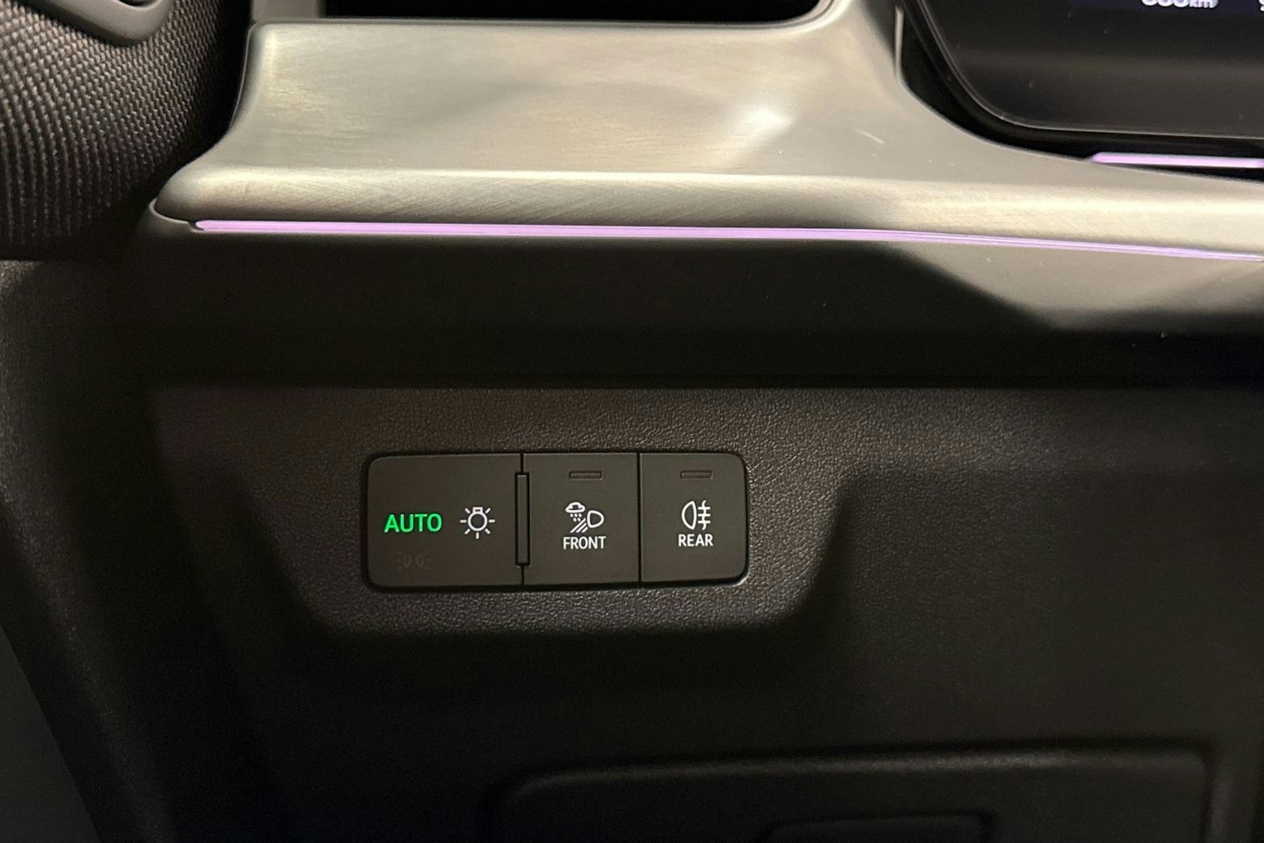 met. harmaa Audi Q3 2025 kuva 18.