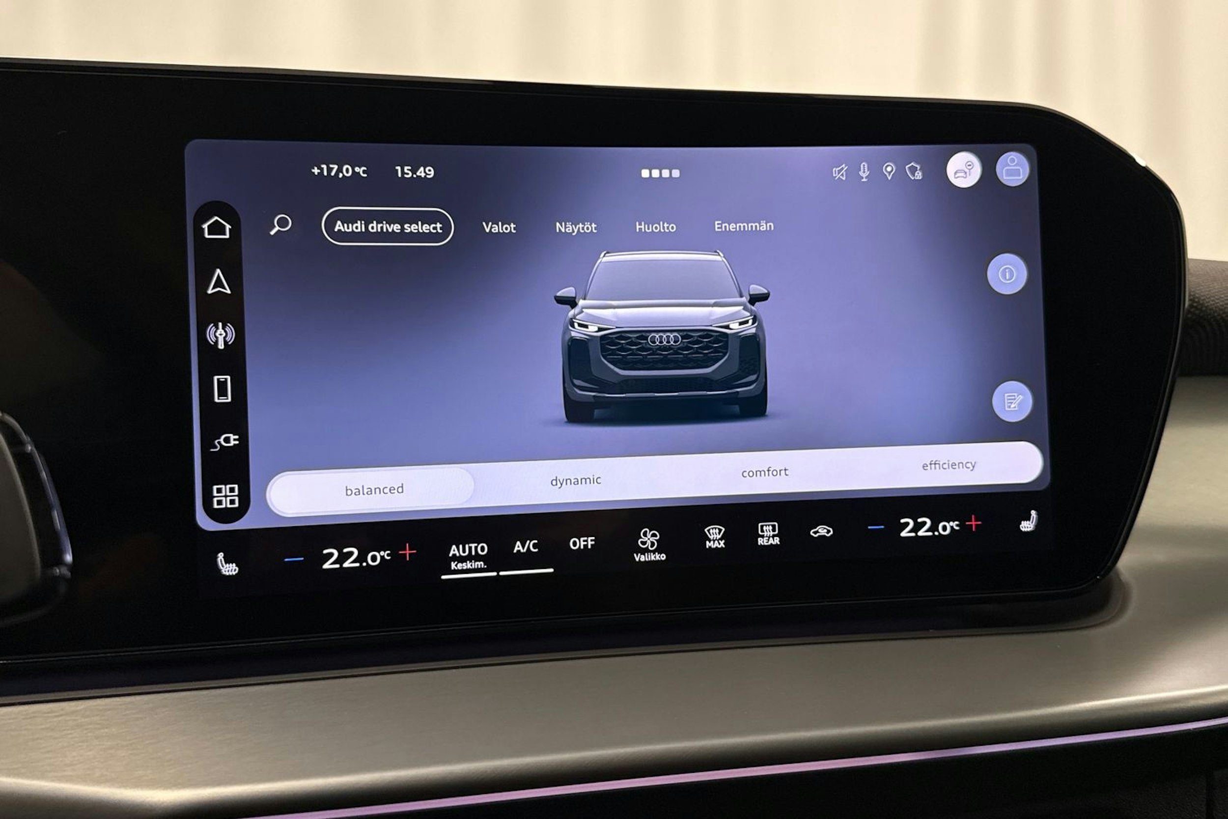 met. harmaa Audi Q3 2025 kuva 24.