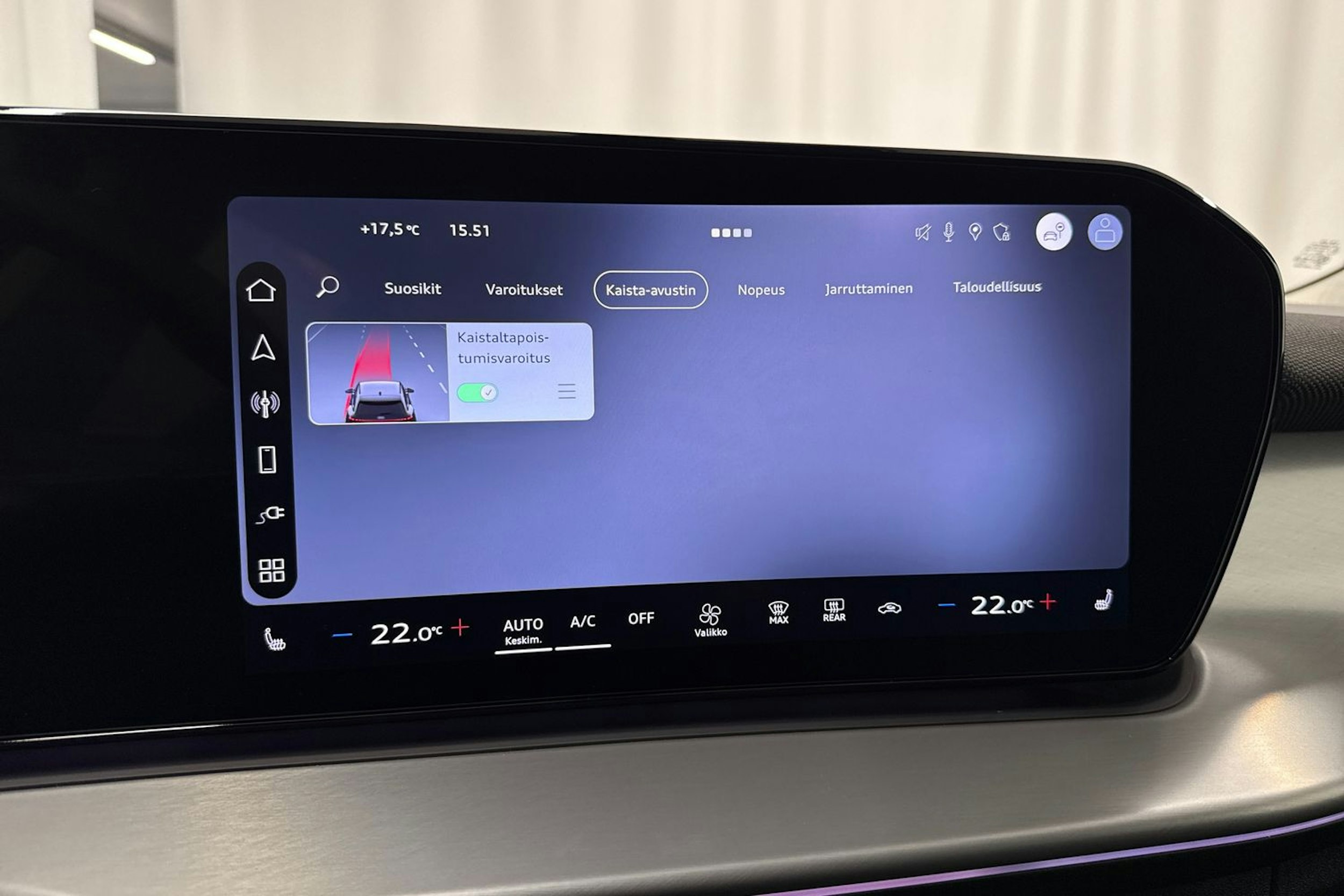 met. harmaa Audi Q3 2025 kuva 27.