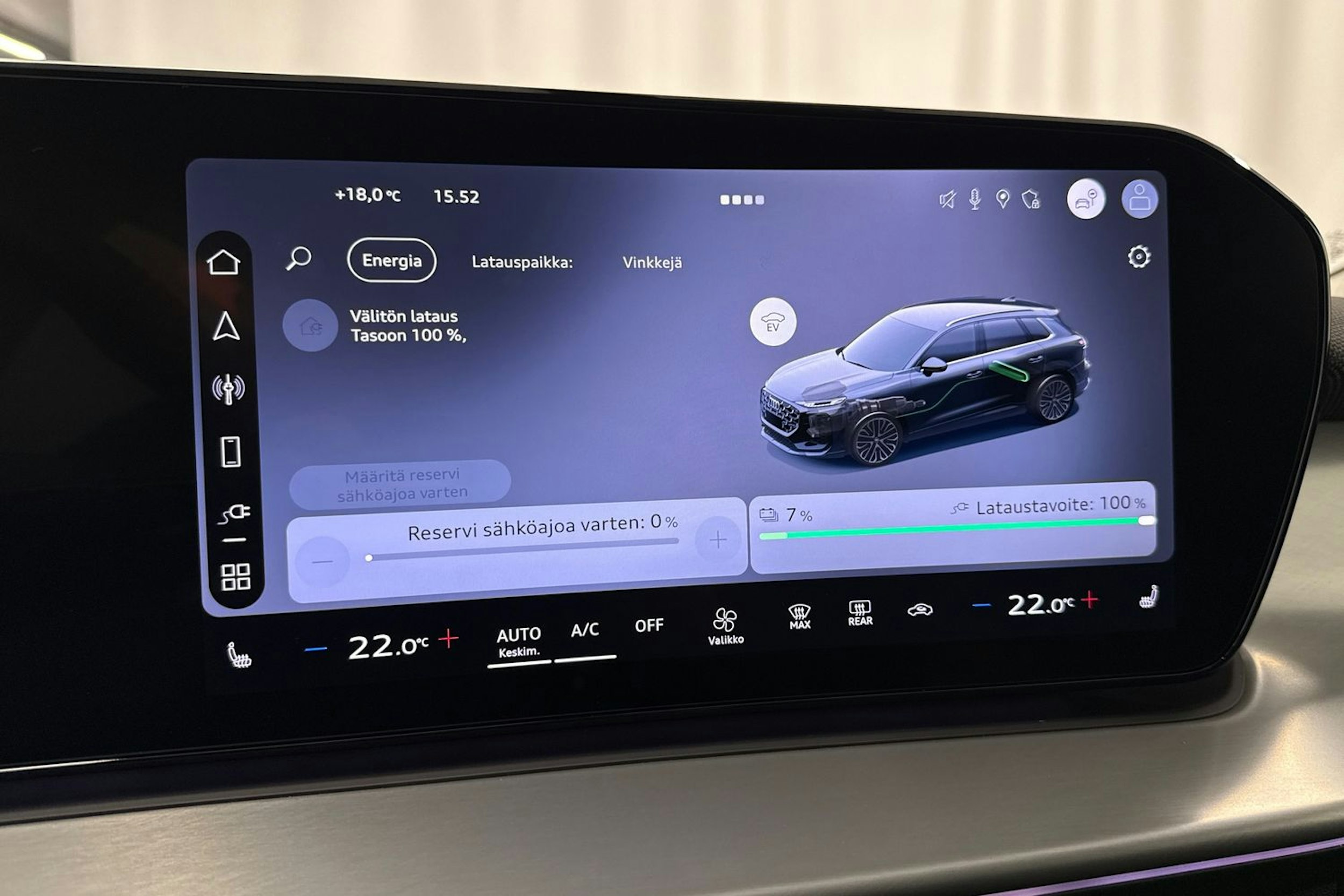 met. harmaa Audi Q3 2025 kuva 32.