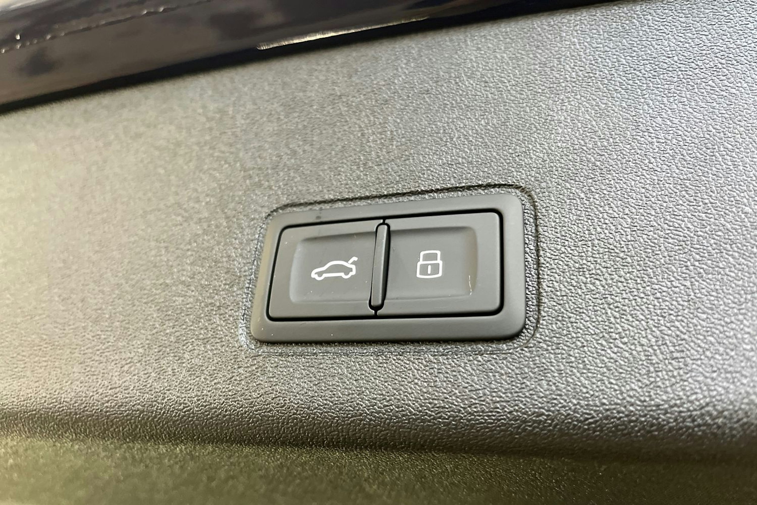 navarra sininen Audi Q3 2025 kuva 19.