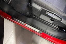 met. punainen Audi Q3 2025 kuva 14.