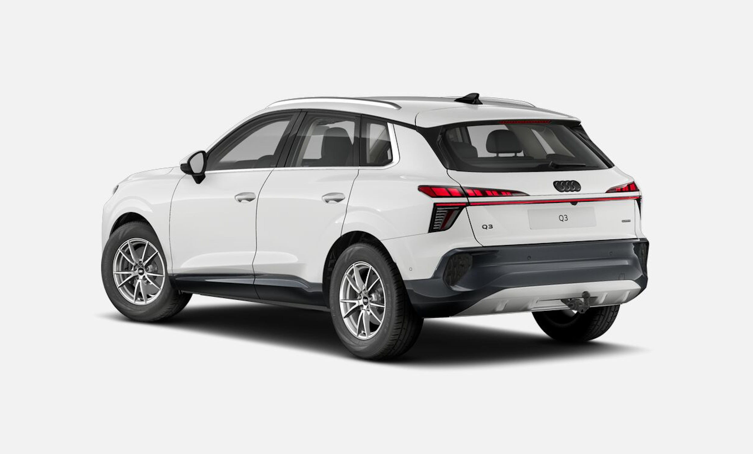 valkoinen Audi Q3 2025 kuva 2.