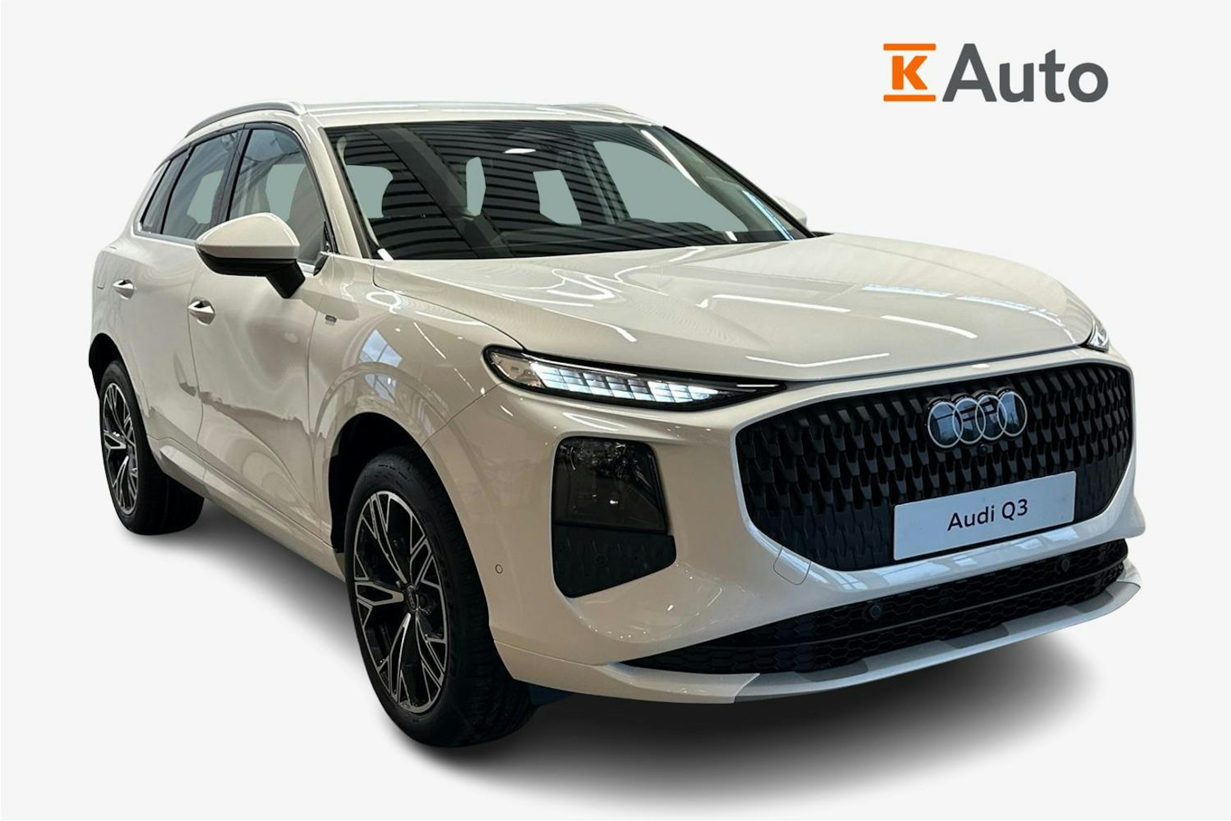 valkoinen Audi Q3 2025 kuva 1.