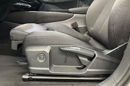 valkoinen Audi Q3 2025 kuva 9.