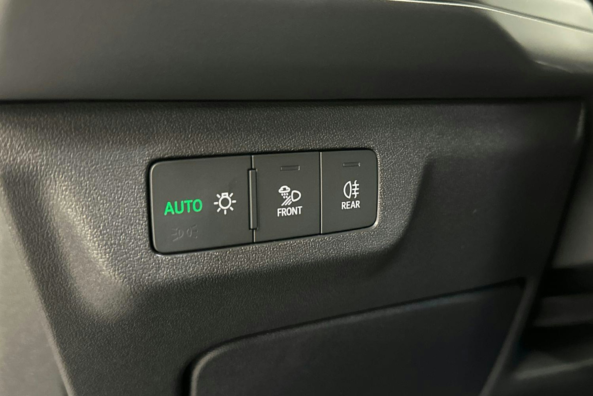 valkoinen Audi Q3 2025 kuva 10.