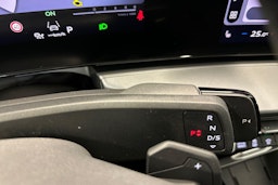 valkoinen Audi Q3 2025 kuva 14.