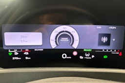 valkoinen Audi Q3 2025 kuva 15.