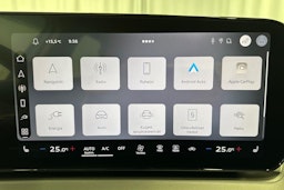 valkoinen Audi Q3 2025 kuva 17.