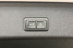 valkoinen Audi Q3 2025 kuva 21.