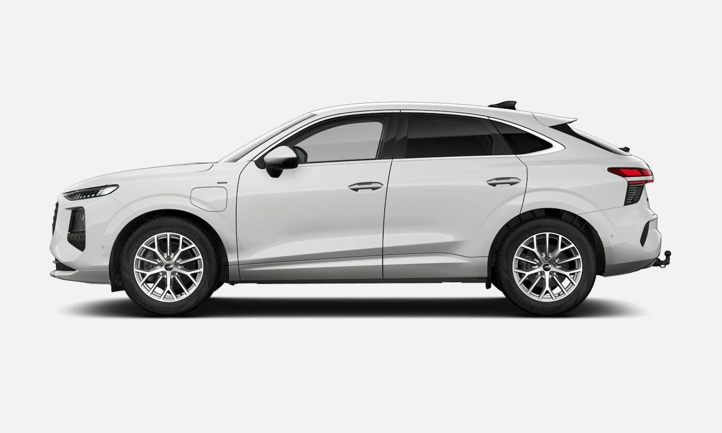 valkoinen Audi Q3 2025 kuva 5.